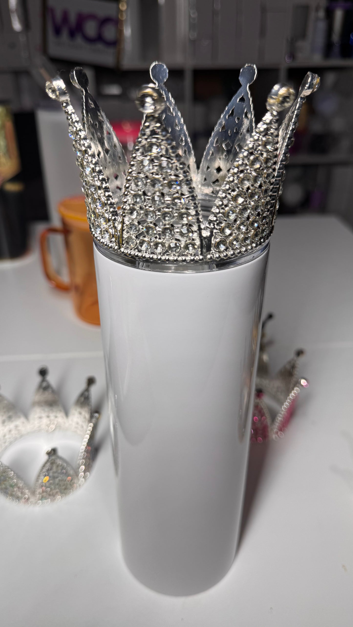 Tumbler crown